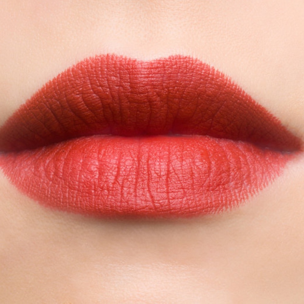 NIB BECCA COSMETICS Ultimate Lip Definer, Charming